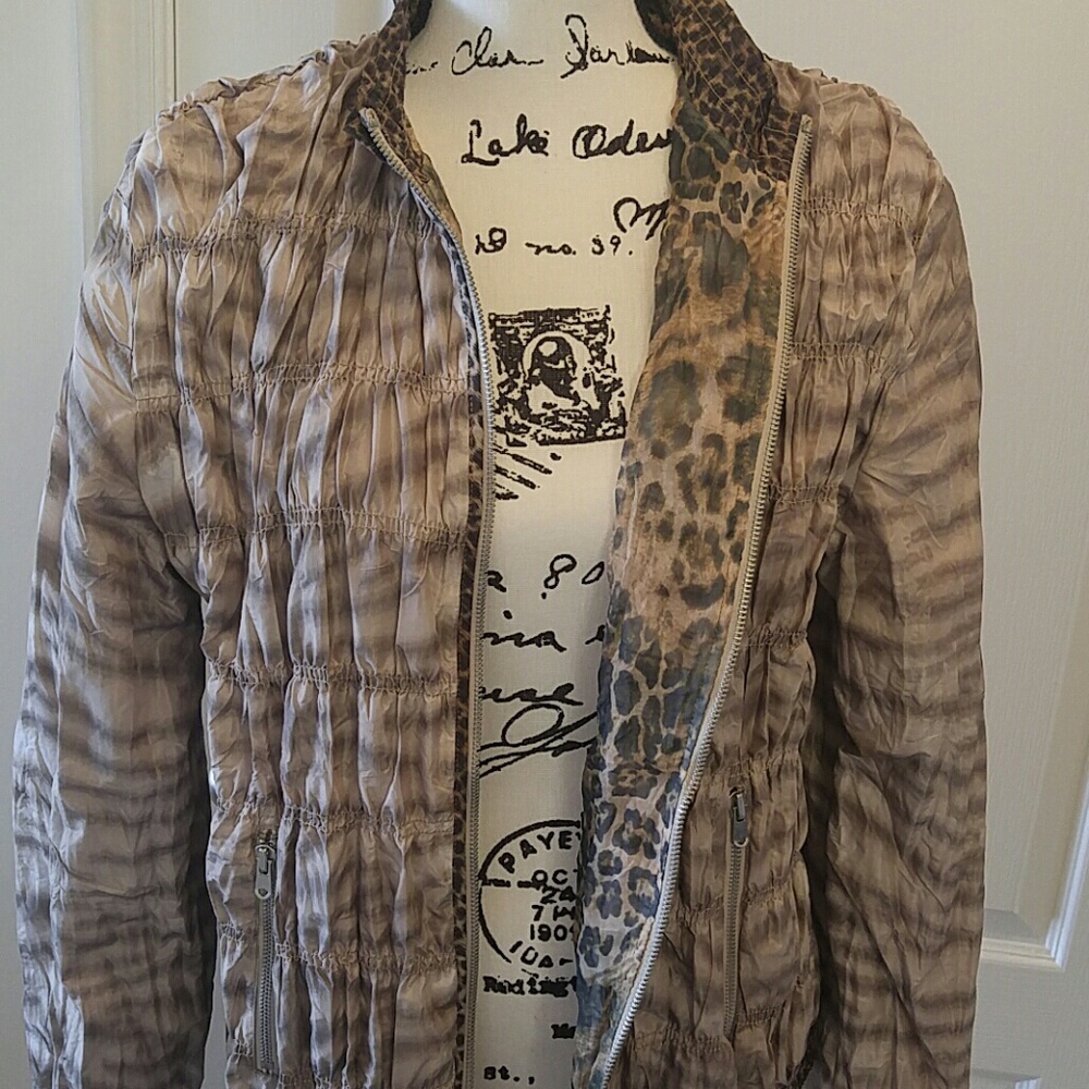 Reversible Light-Weight Jacket - Picture 7 of 8